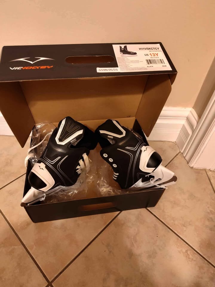 BNIB Kids Size 13Y Vichockey Anatomical Skates - photo 2