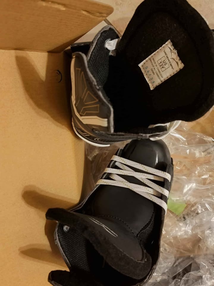 BNIB Kids Size 13Y Vichockey Anatomical Skates - photo 3