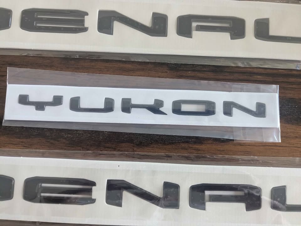 2022/2025 GMC Yukon Denali Emblems BLACK - photo 2