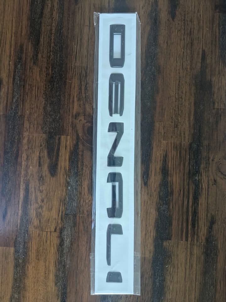 2022/2025 GMC Yukon Denali Emblems BLACK - photo 3