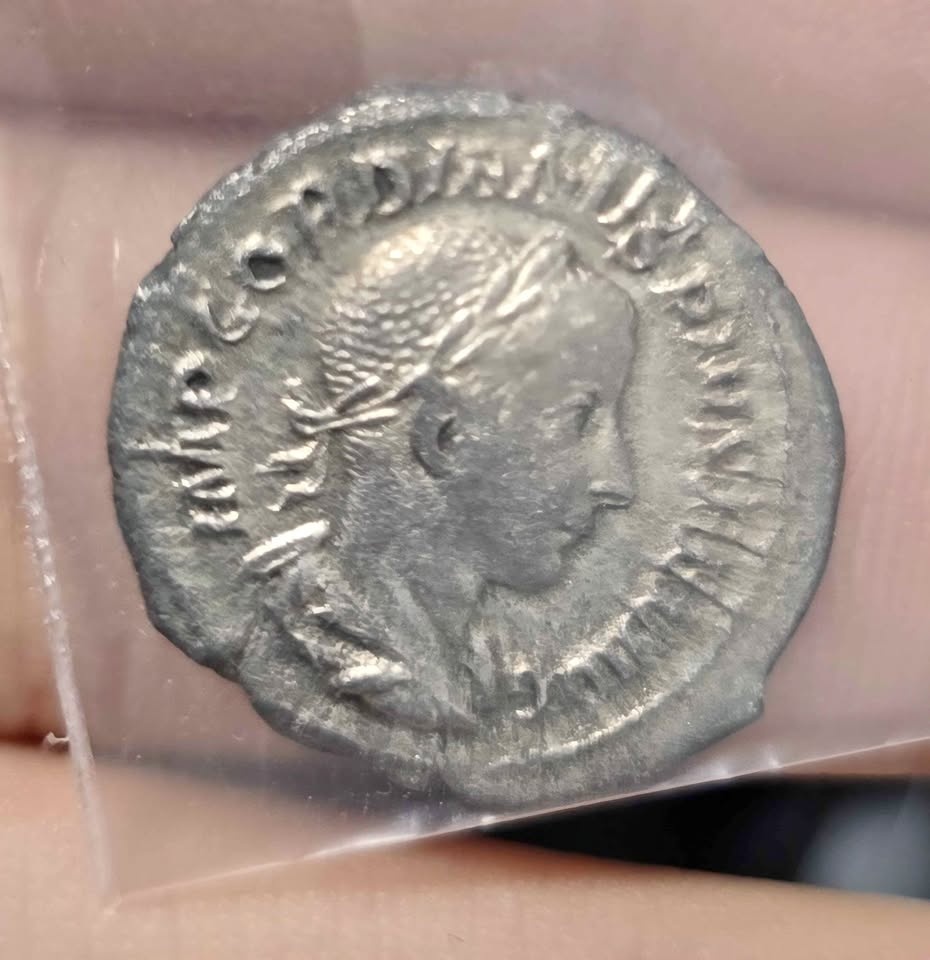 ROMAN EMPIRE - 241 AR Denarius - Gordian III - Diana
