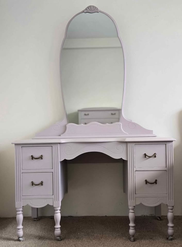 Refinished Bedroom Set (3 pc) - Vanity, Bed, Lingerie Chest - photo 4