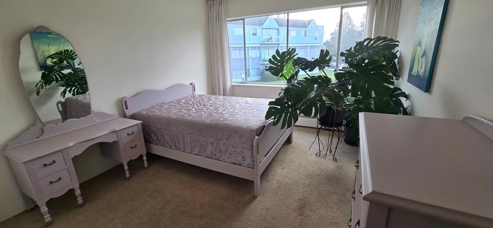 Refinished Bedroom Set (3 pc) - Vanity, Bed, Lingerie Chest - photo 5