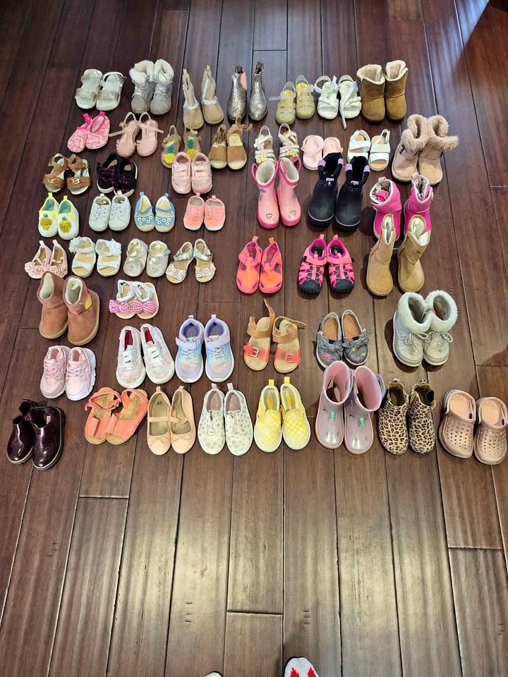 Good condition girl shoes, sandals, boots lot