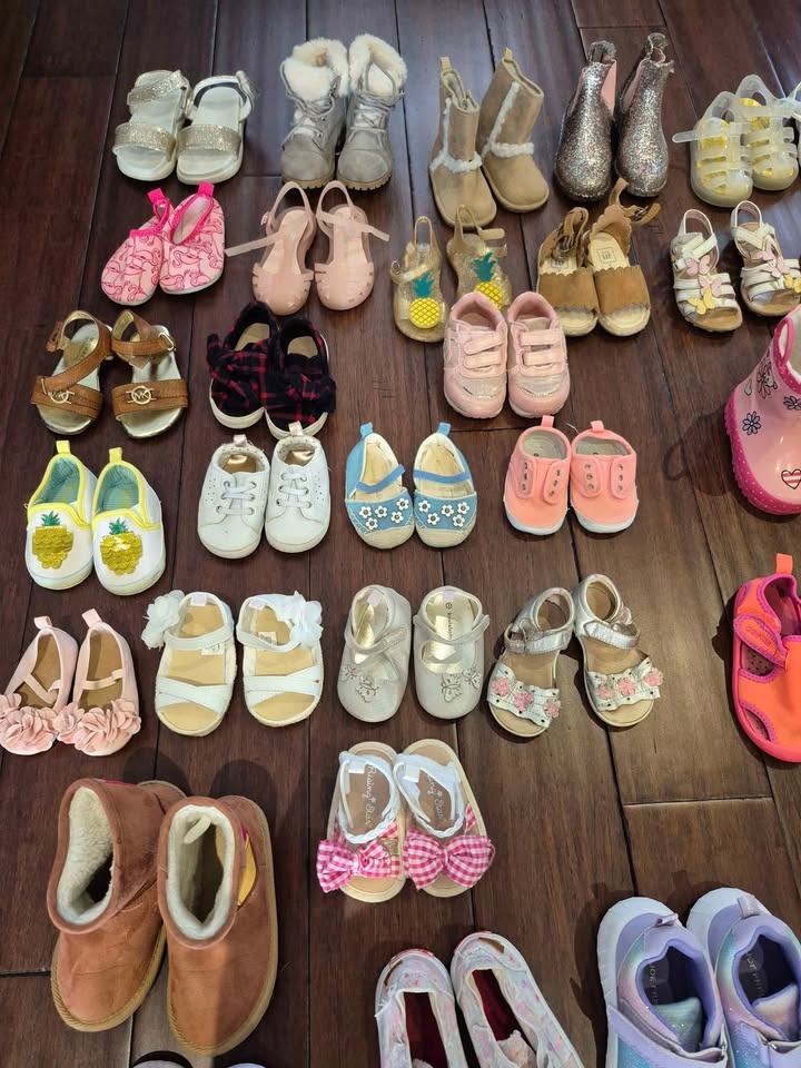 Good condition girl shoes, sandals, boots lot - photo 2