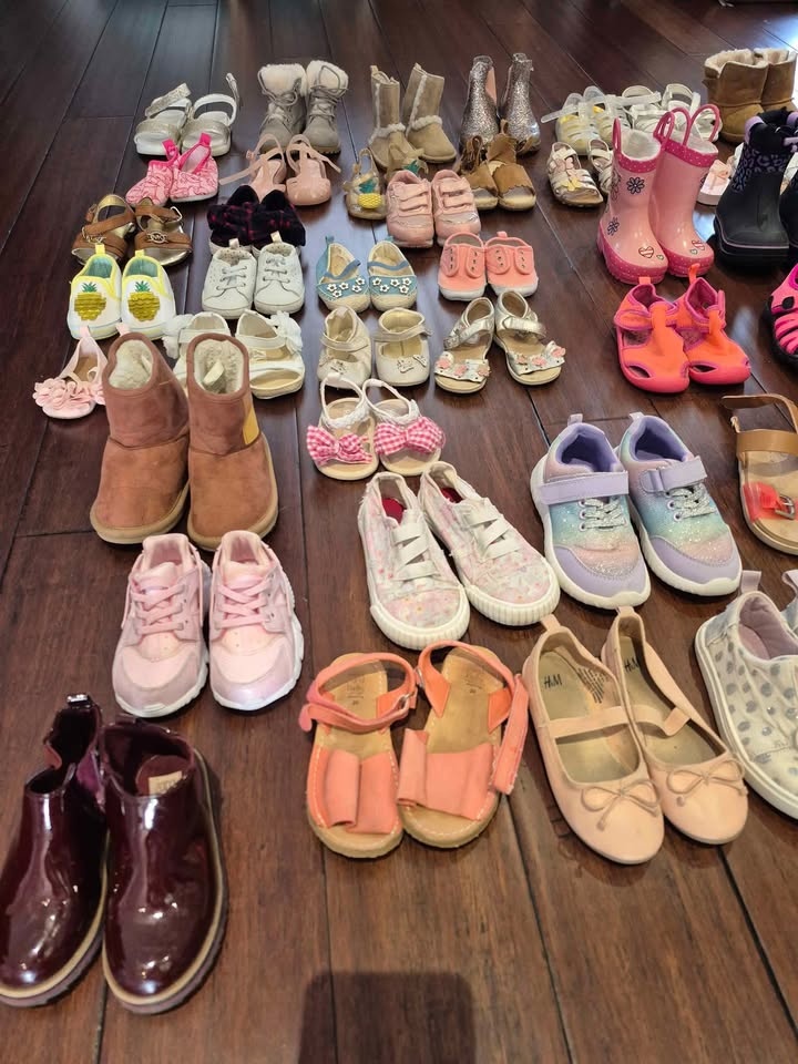 Good condition girl shoes, sandals, boots lot - photo 4