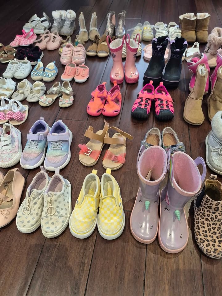 Good condition girl shoes, sandals, boots lot - photo 5