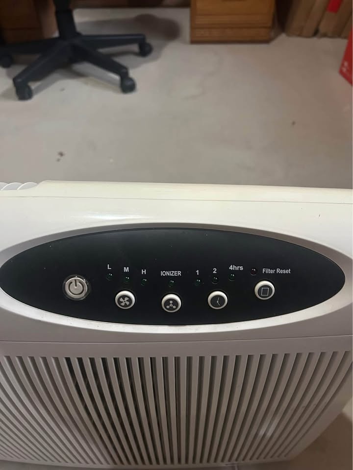 3M Office Air Cleaner - photo 2