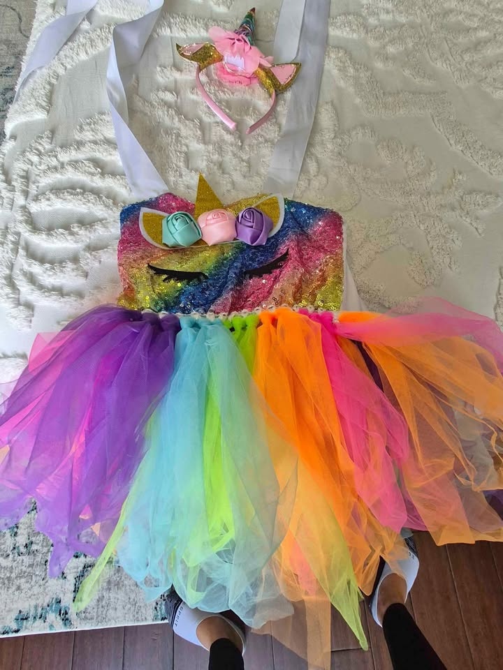 Girls size 6 unicorn halloween costume