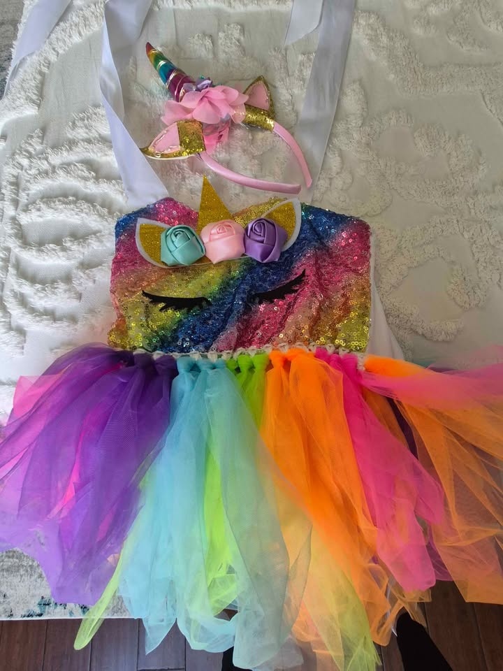 Girls size 6 unicorn halloween costume - photo 2