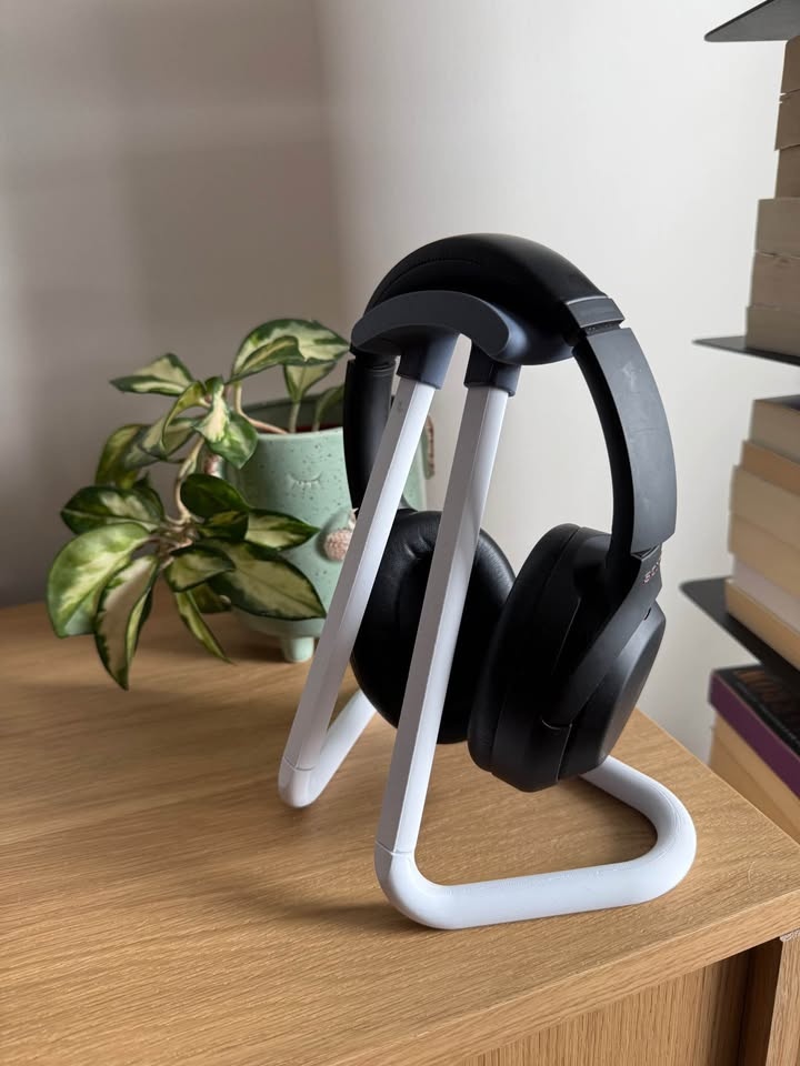 Minimalistic modern headphone holder/stand - photo 3