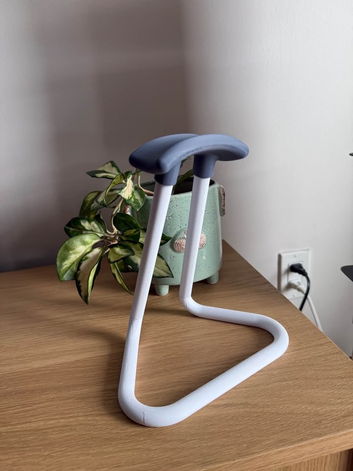 Minimalistic modern headphone holder/stand - photo 4