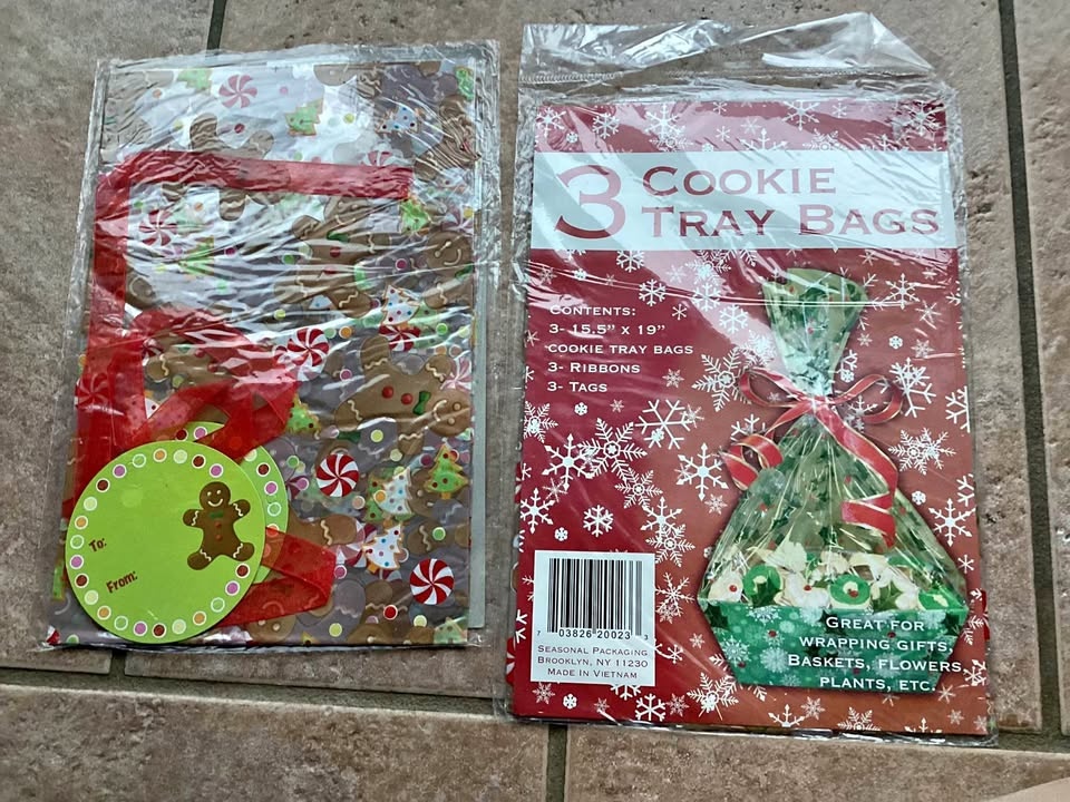 Cookie tray bags (3 and 2 left)