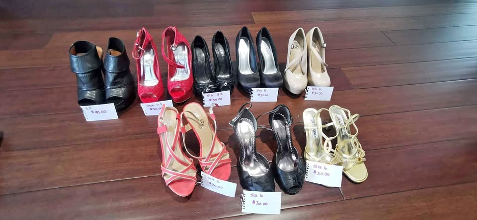Ladies Shoe Lot Size 6-6.5