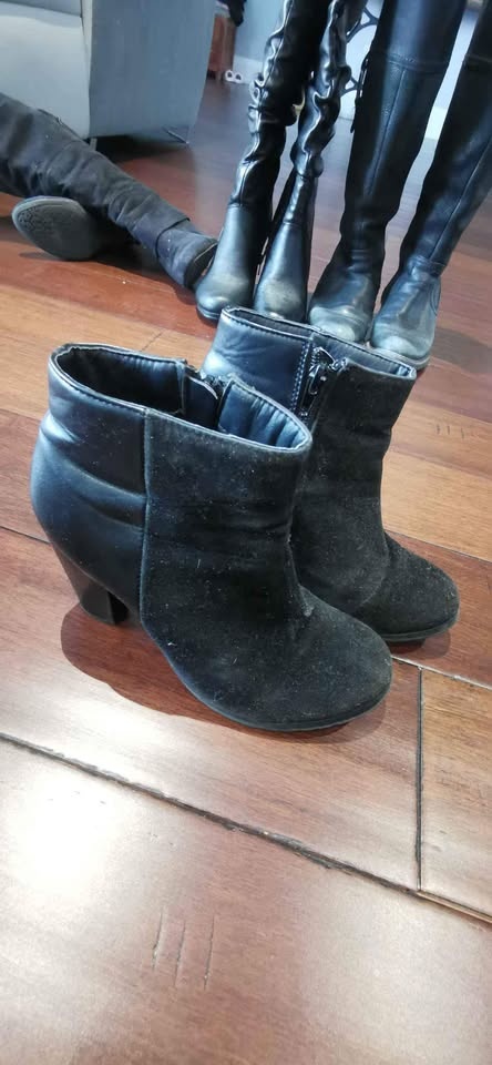 Size 6 Women's Boots - photo 5