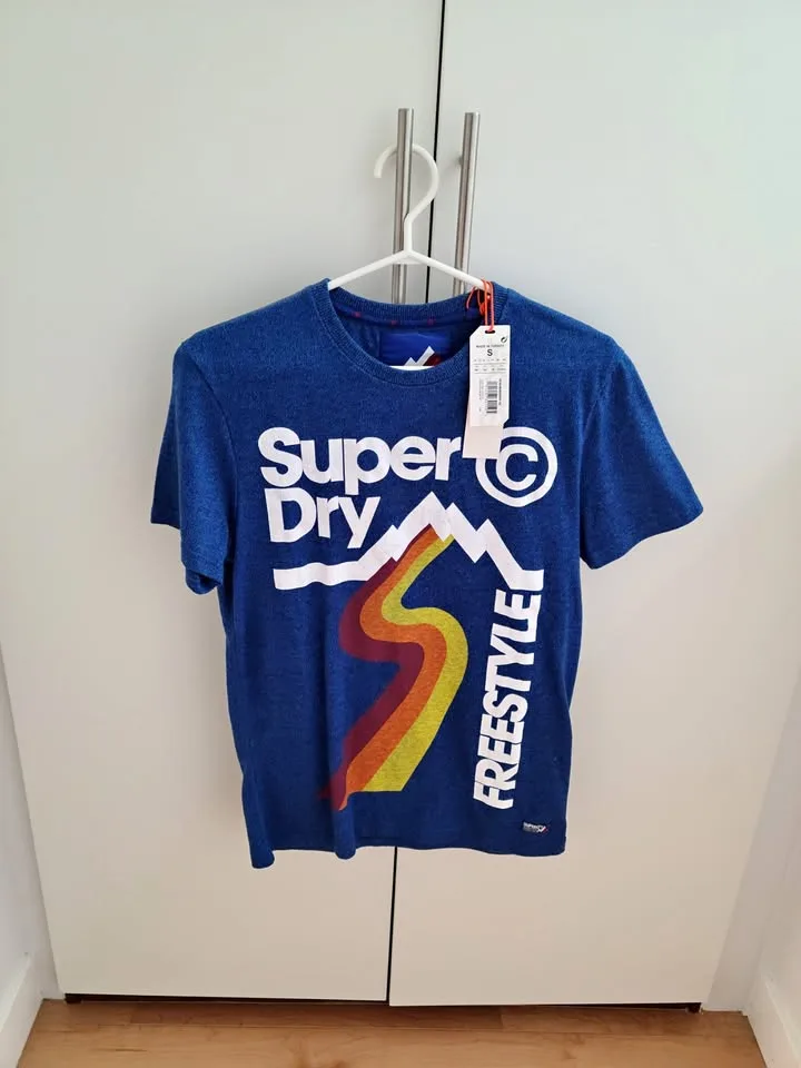 Brand New Superdry Retro Mountaineer Men's T-Shirt - Size Small thumbnail