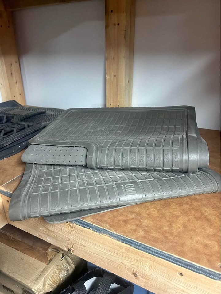 GMC Safari / Chevy Astro Rear Mats