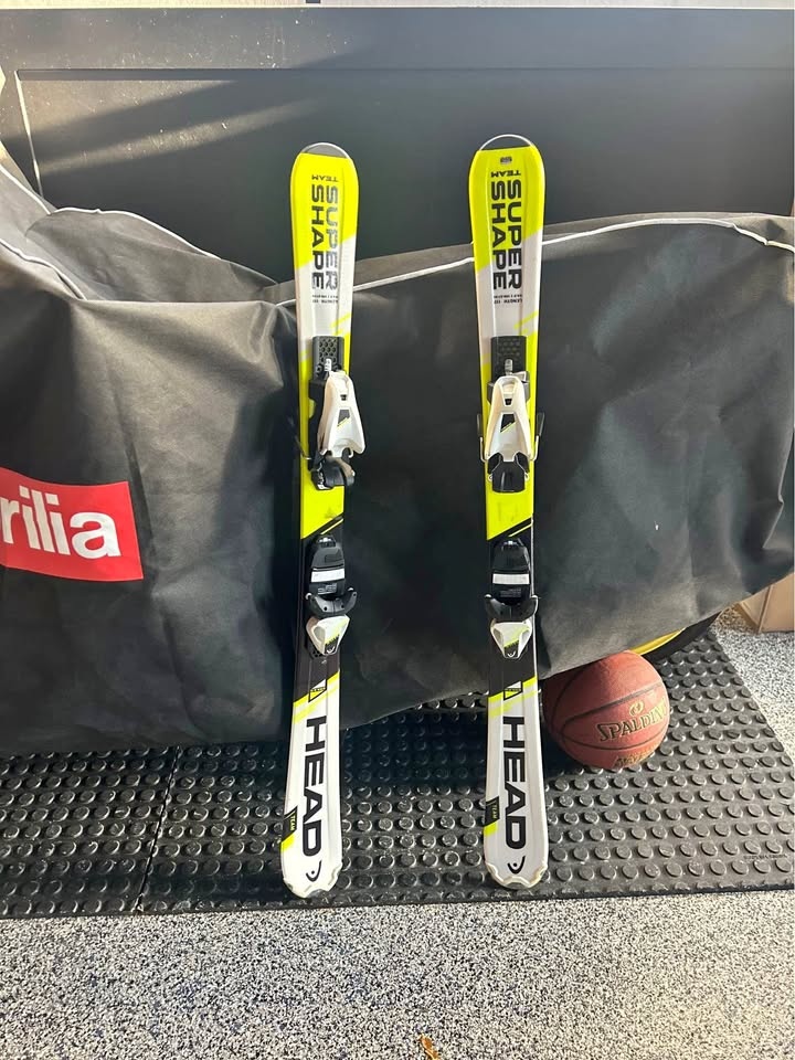 TEAM SUPER SHAPE 117 cm/s ( youth )