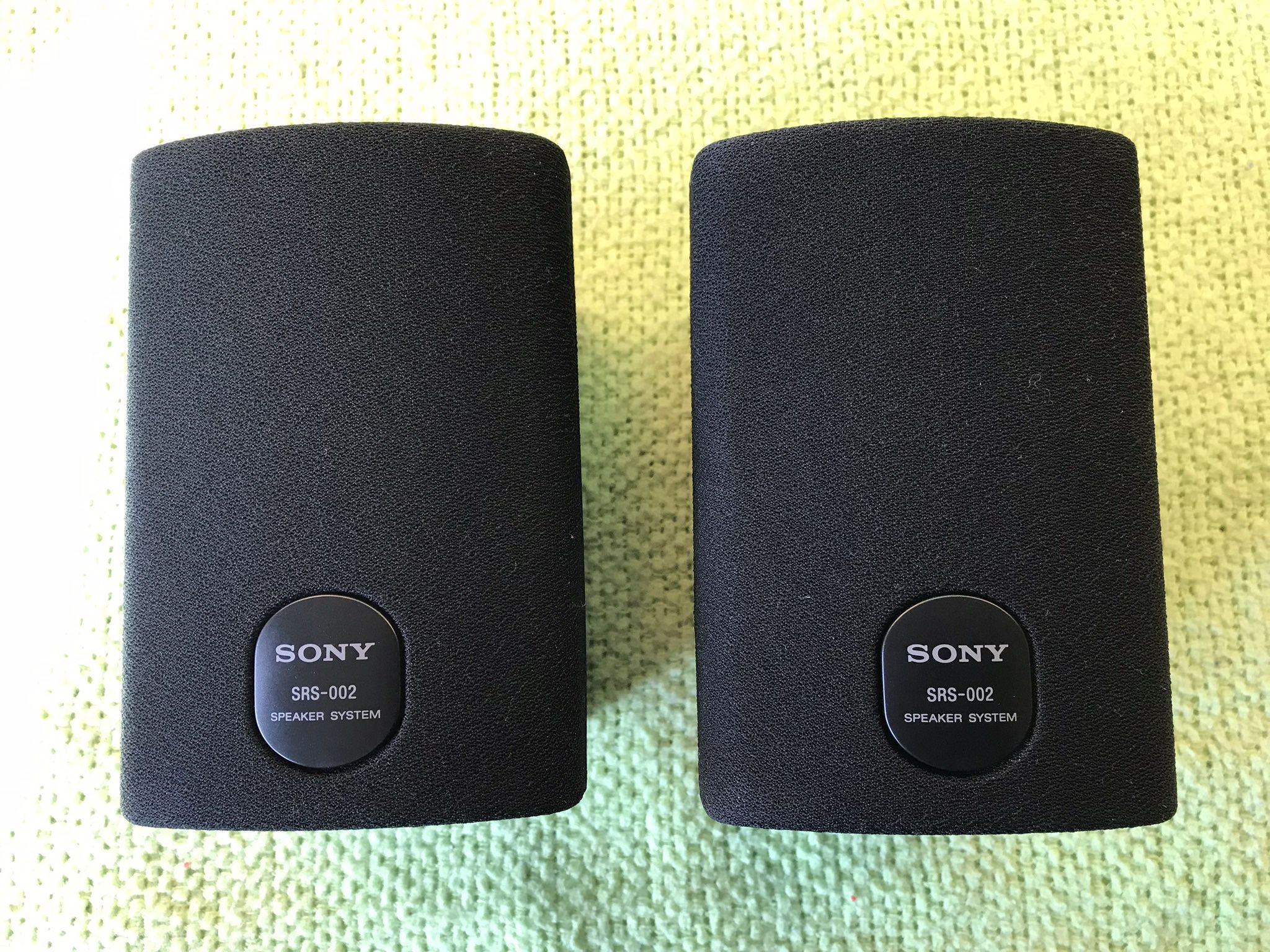SONY SRS-002 MINI BOOKSHELF SPEAKERS (SET OF 2)