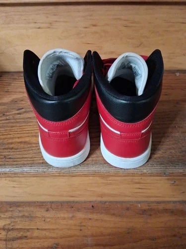 Women's Air Jordan 1 - photo 3