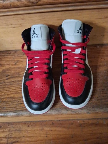 Women's Air Jordan 1 - photo 4