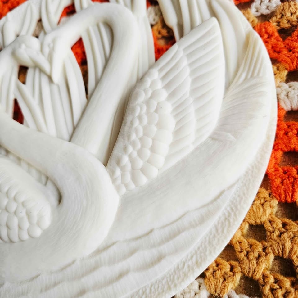 Vintage 70s Swans & Cattails Coral Hawaii Sculpture - photo 4