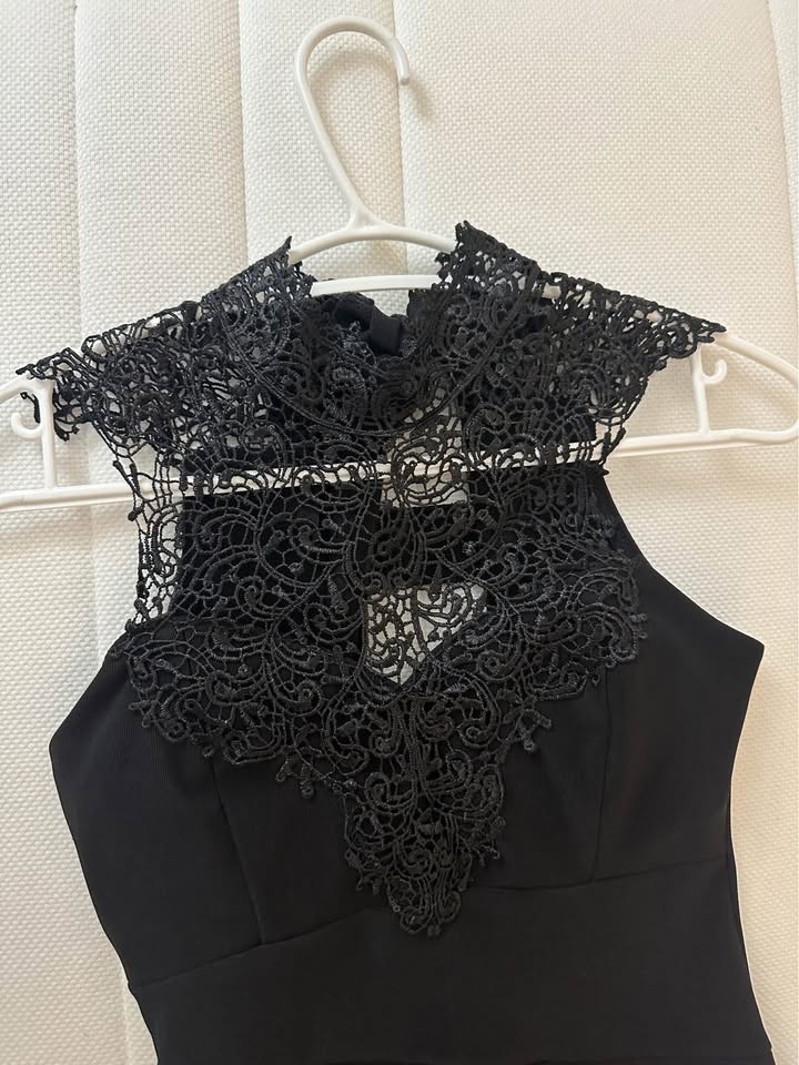 Black formal dress (small)