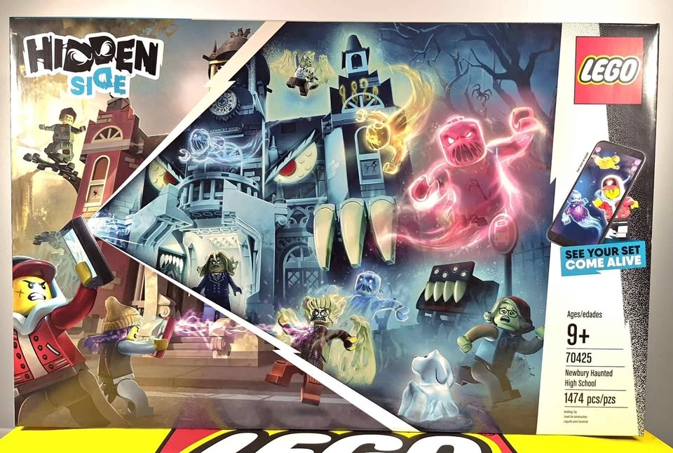 Lego Hidden Side 70425 Newbury Haunted High School w/ Minifigure