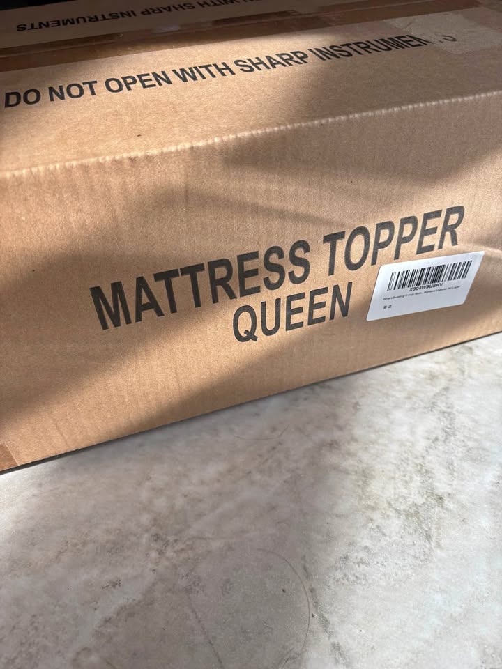 WhatsBedding 5 Inch Memory Foam Mattress Topper - Queen