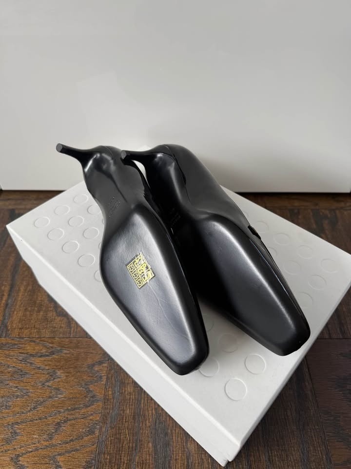 Authentic Khaite Patent Leather Pumps - Size 6.5 - photo 4