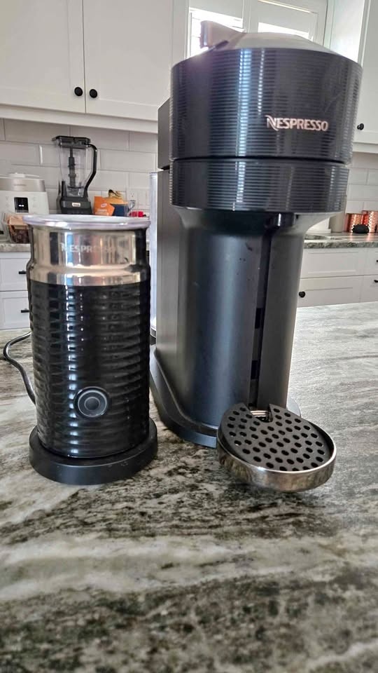 Nespresso Vertuo Next no Frother