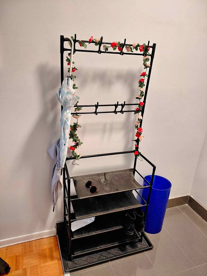 Shoe rack - 4 tier