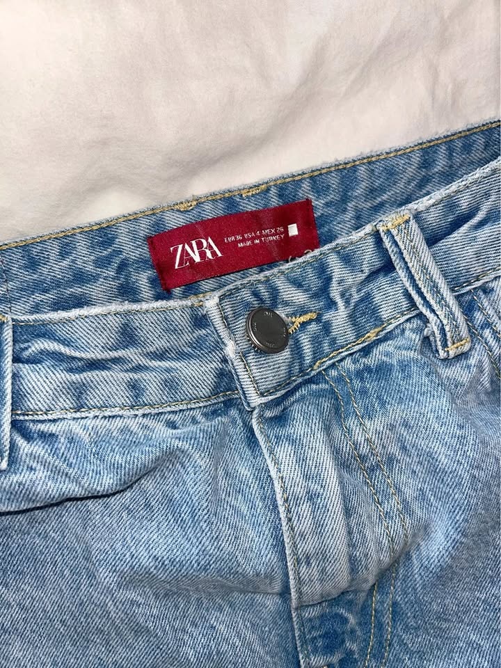 ZARA Jean Size 4