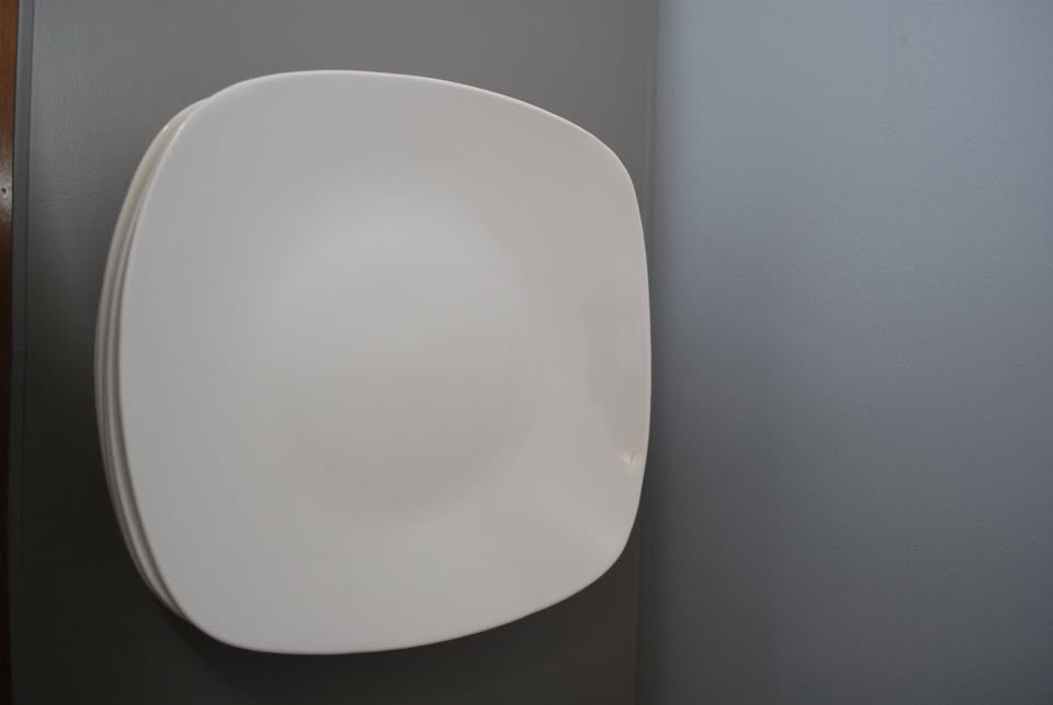 White Ceramic Plates - Set of 5 - photo 2