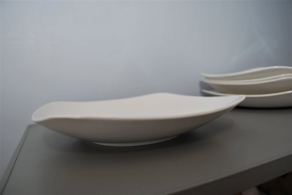 White Ceramic Plates - Set of 5 - photo 4