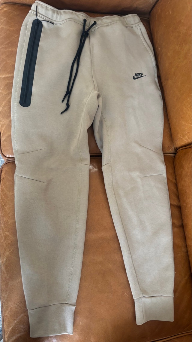 Nike Tech Fleece Joggers - Size Large