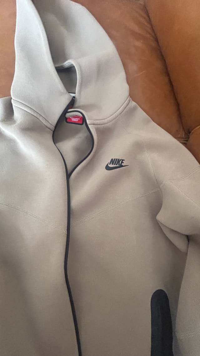 Nike Tech Fleece Hoodie - Size Large - photo 2