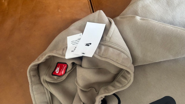 Nike Tech Fleece Hoodie - Size Large - photo 4