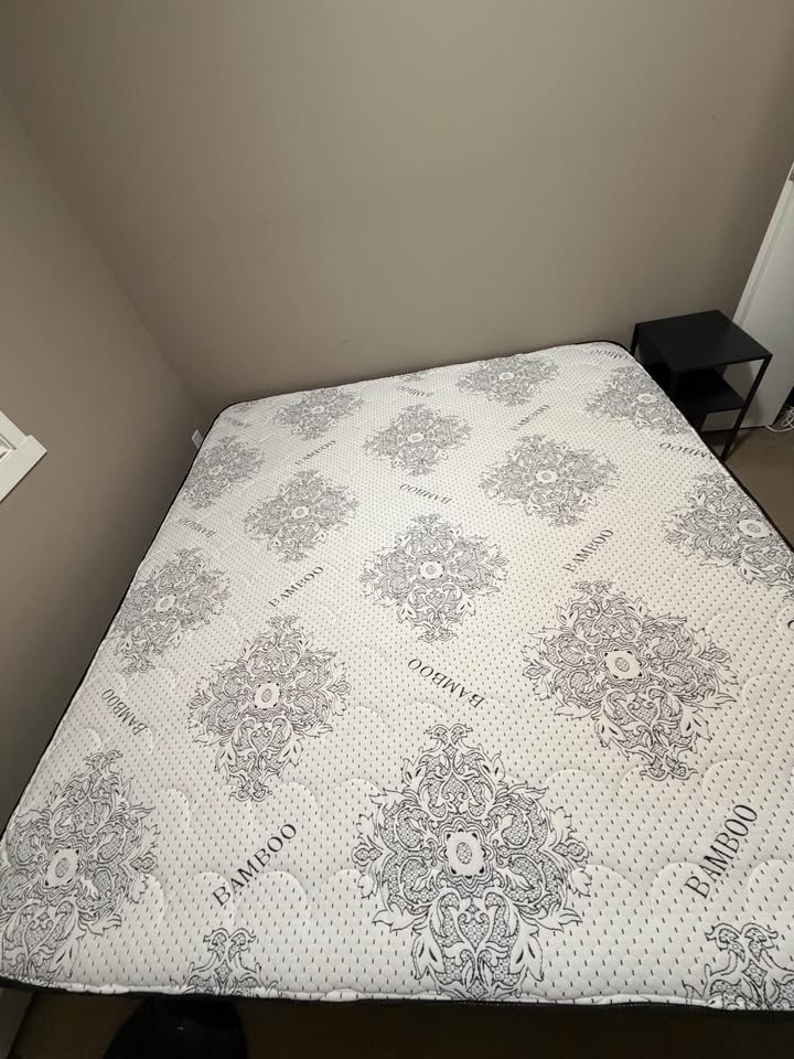 King Size Mattress and Box Spring - photo 2