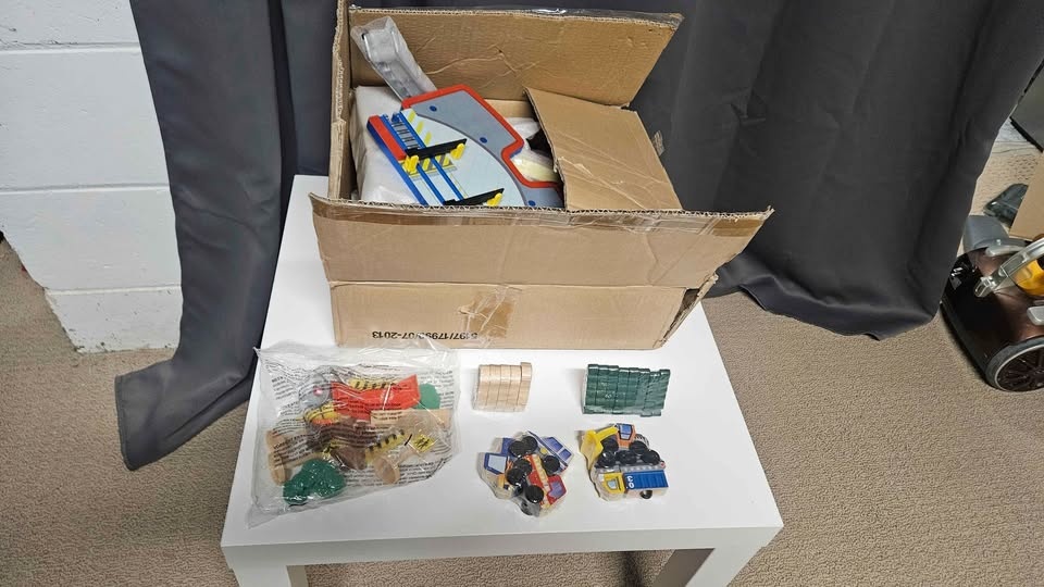 Wooden Train Set - Melissa & Doug and KidKraft - photo 4