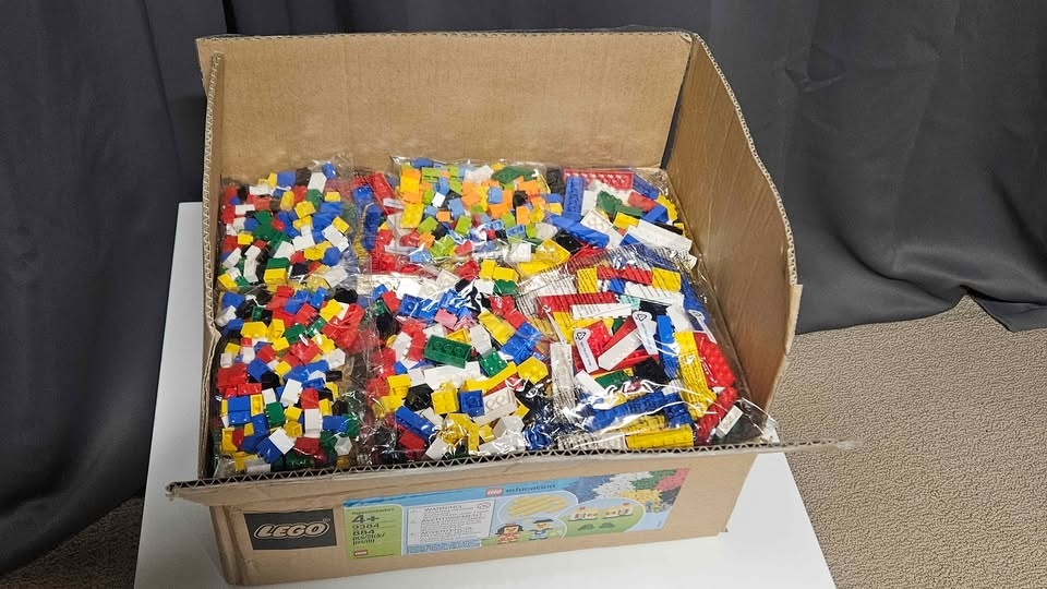 BIG box of lego! Brand new!! - photo 2
