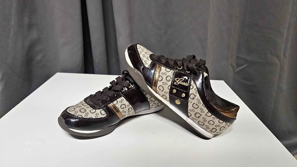 Women's Guess Shoes Size 6 1/2