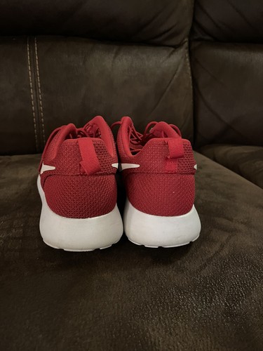 Nike Roshe Run Red Size 9.5 - photo 3