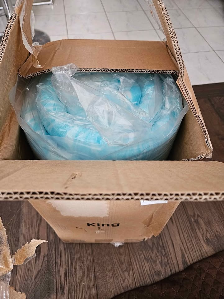 King Mattress Topper New - photo 2