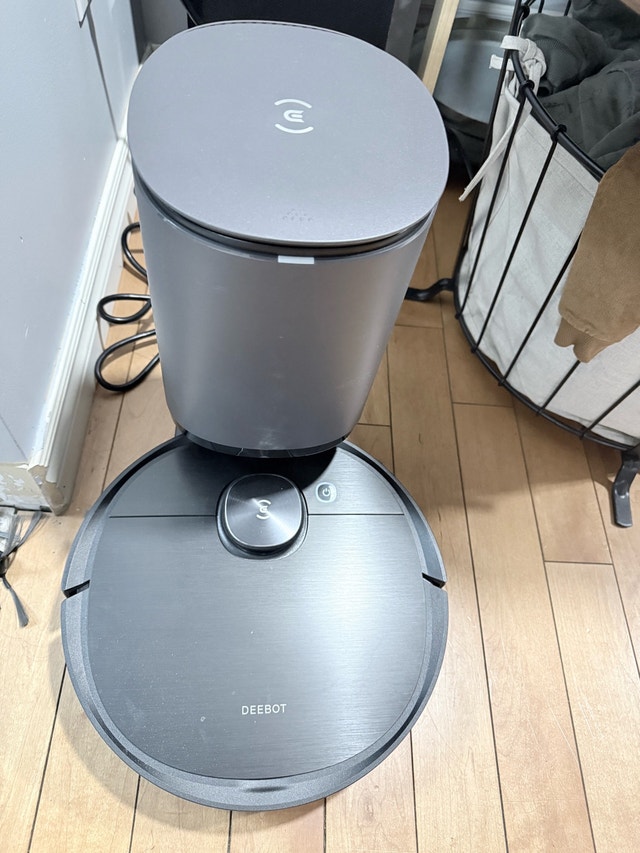 Ecovacs Deebot T8 Robot Vacuum - photo 2
