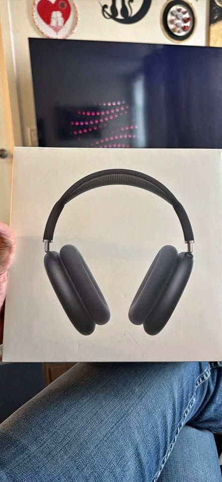 Apple AirPods Max Wireless Headphones