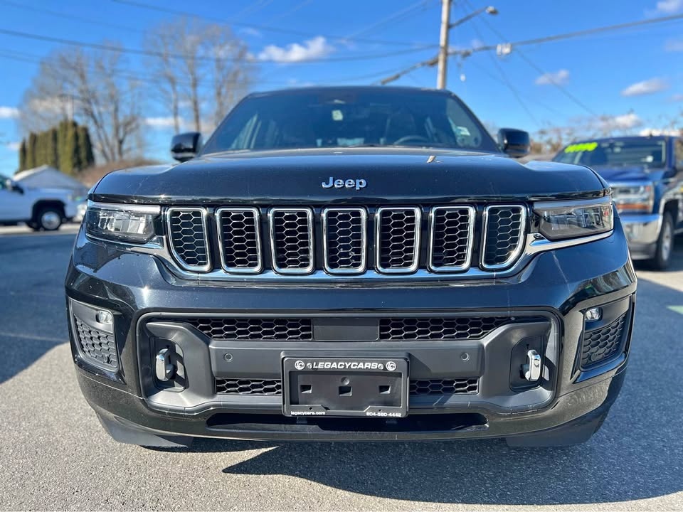 2022 Jeep Grand Cherokee L Overland w/ 5.7L V8 Hemi