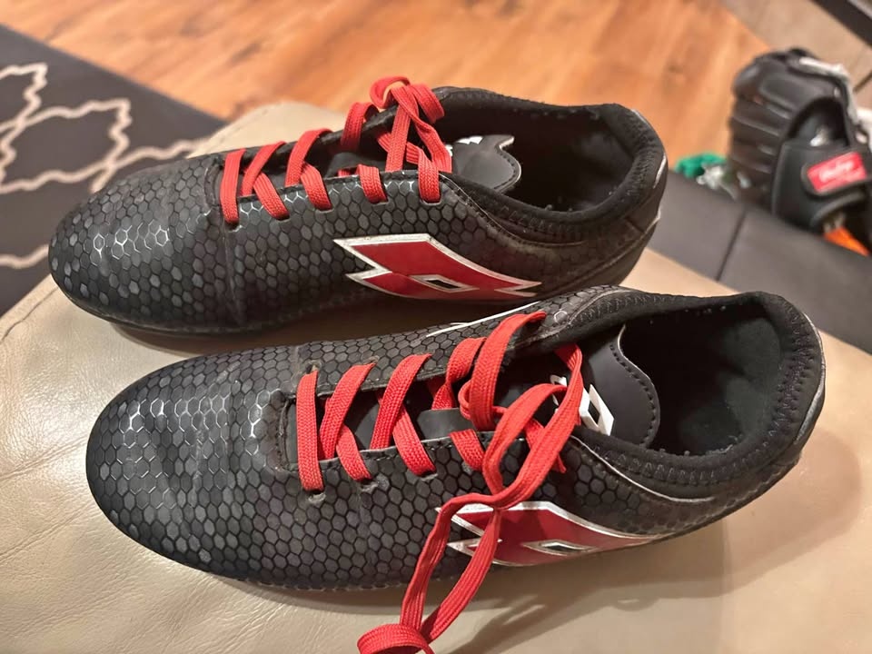 Boys Size 4 Outdoor Soccer Cleats
