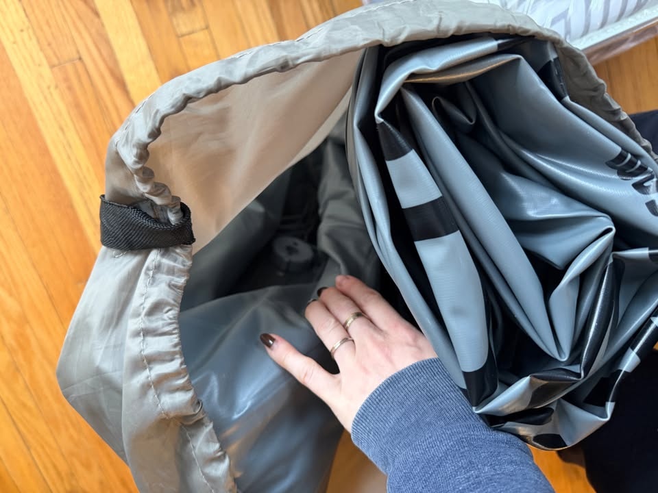 Inflatable Mattress and Sheets - photo 2