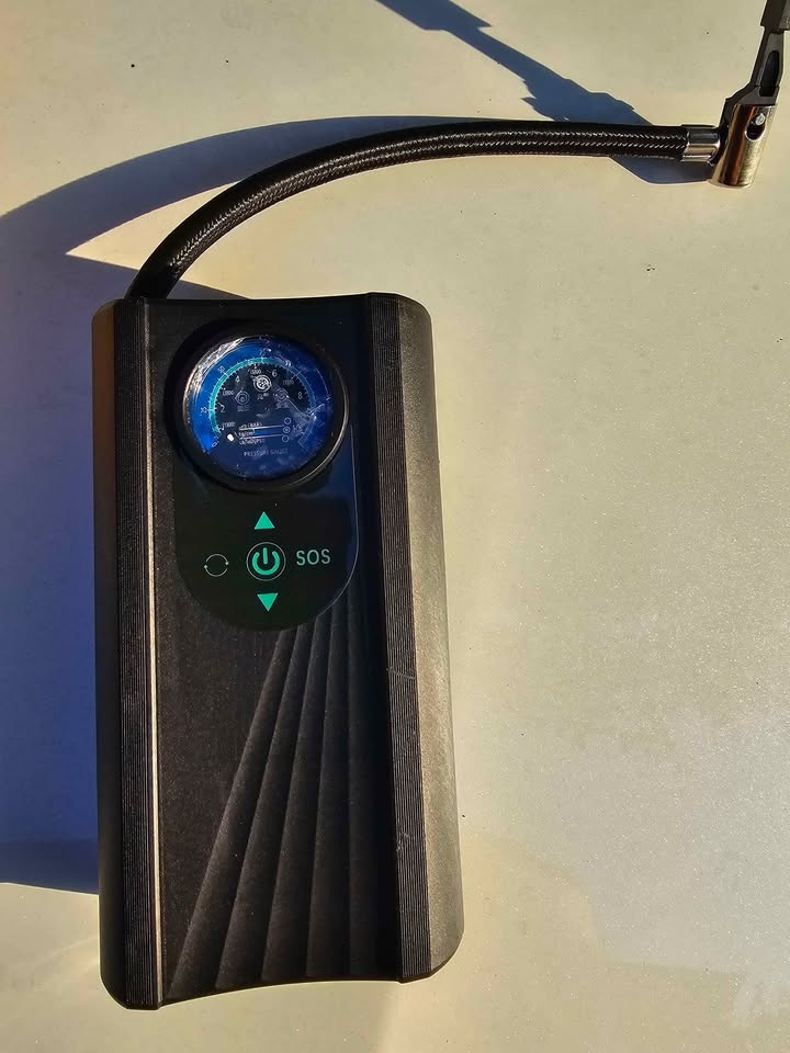 Corded Air Compressor/ Tire Inflator - photo 5